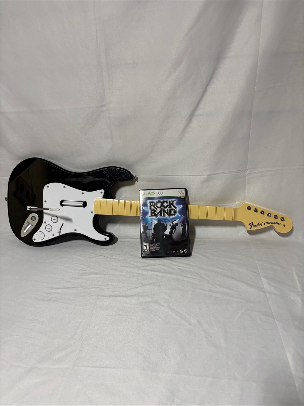 Xbox‎ 360 Fender Black and White Guitar Controller with Beatles Game